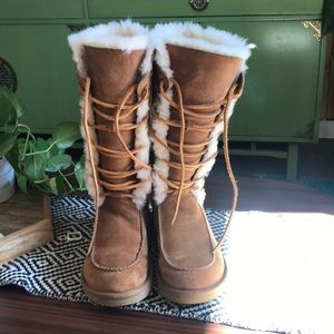 Sz 8 Tularosa Lace-up Ugg Boot like New, w/ box